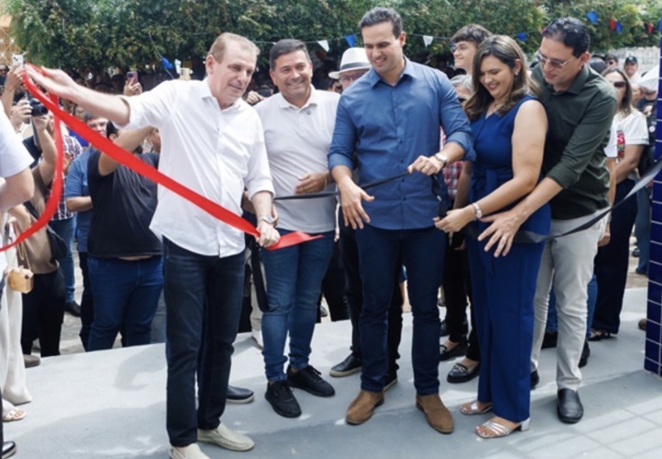 Chico Mendes participa da entrega de nova creche em Condado ao lado de Lucas Ribeiro e Caio Paixão